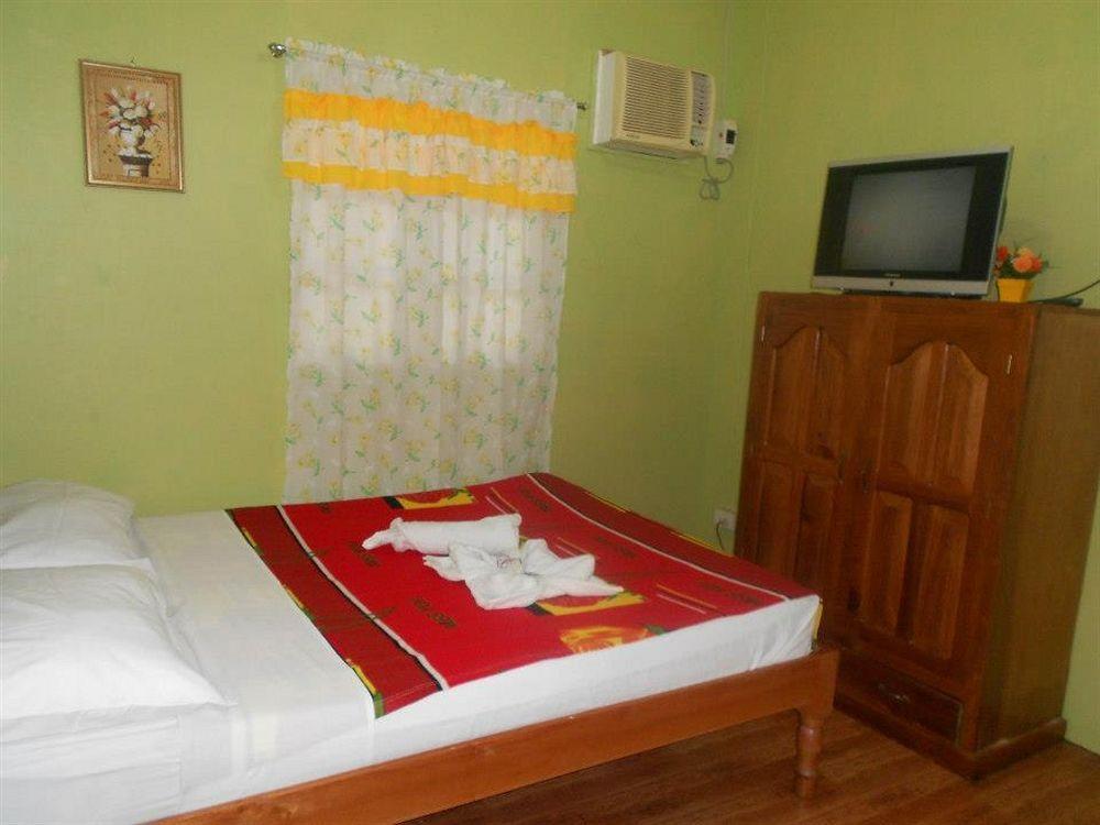 Tia Mers Guest House Puerto Princesa Екстер'єр фото