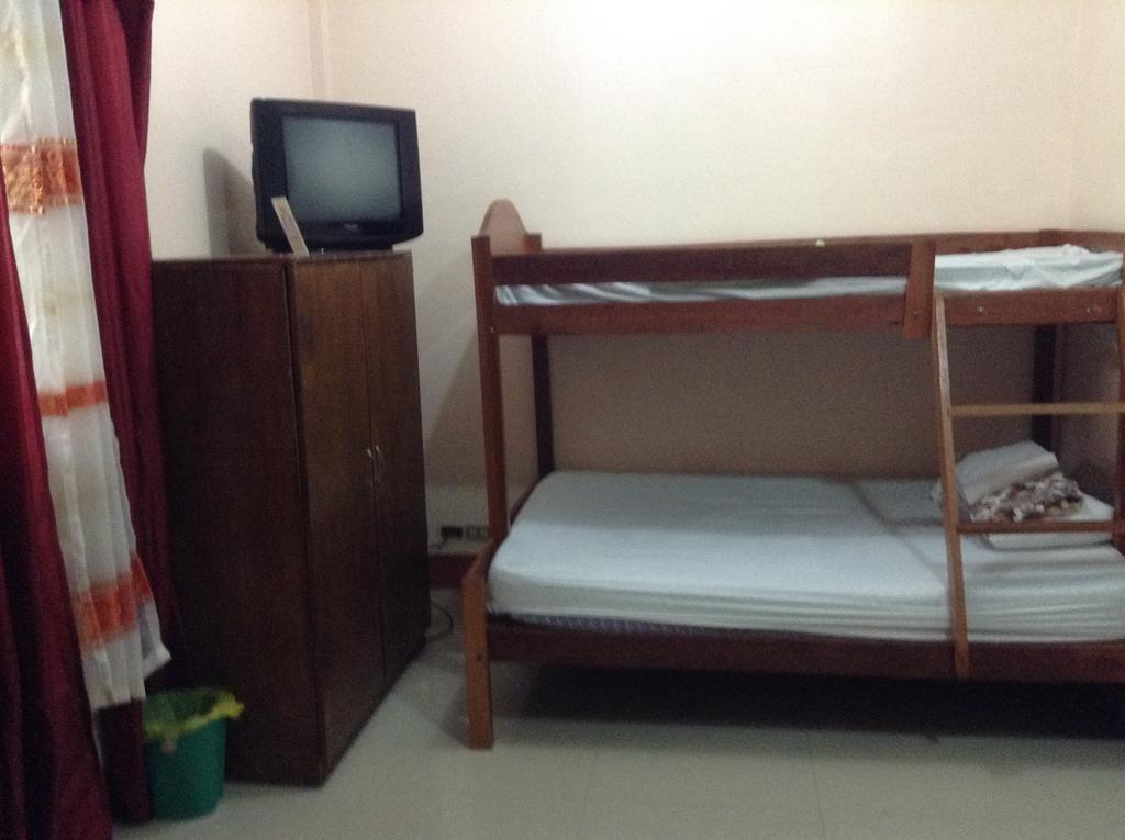 Tia Mers Guest House Puerto Princesa Екстер'єр фото