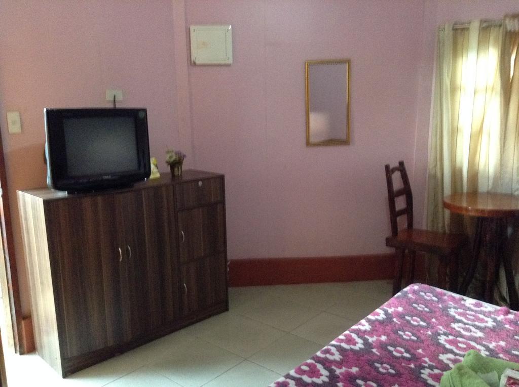 Tia Mers Guest House Puerto Princesa Екстер'єр фото