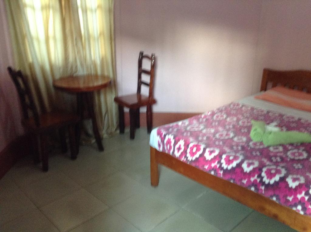 Tia Mers Guest House Puerto Princesa Екстер'єр фото