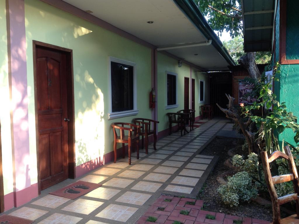 Tia Mers Guest House Puerto Princesa Екстер'єр фото