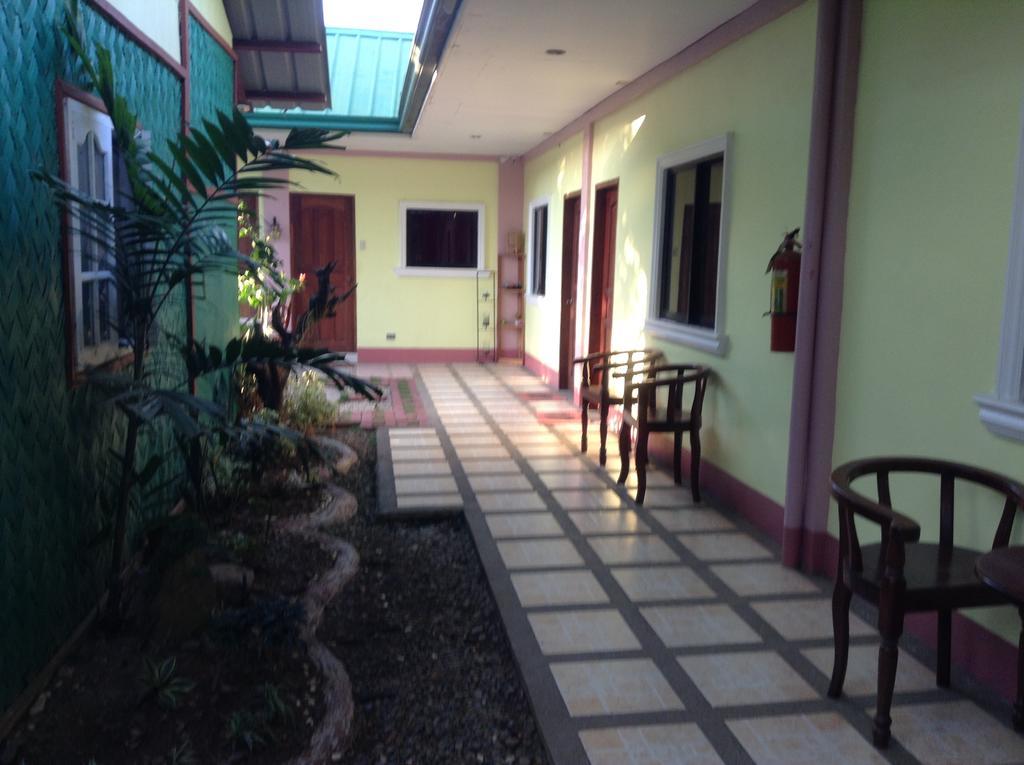 Tia Mers Guest House Puerto Princesa Екстер'єр фото