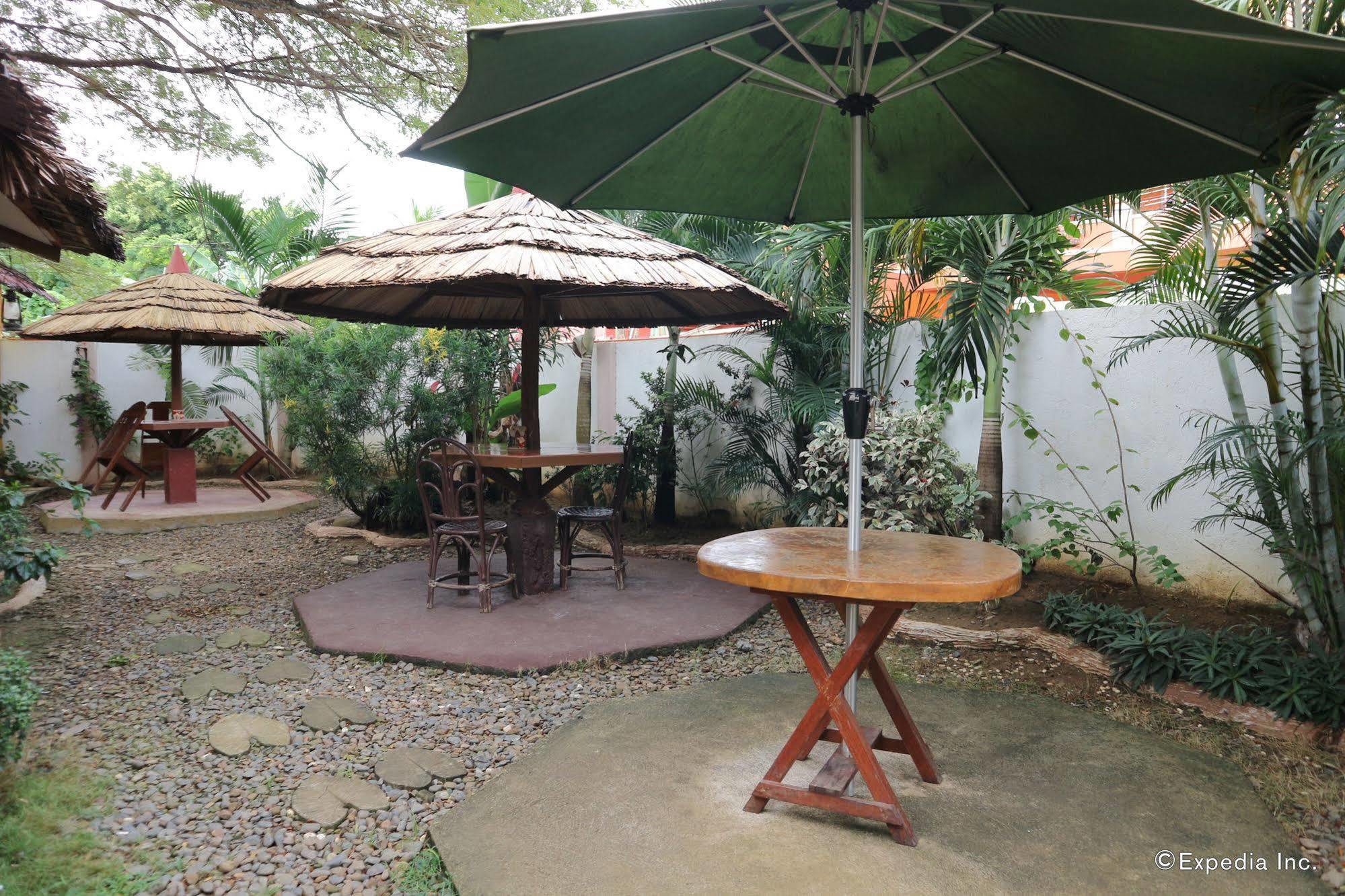 Tia Mers Guest House Puerto Princesa Екстер'єр фото
