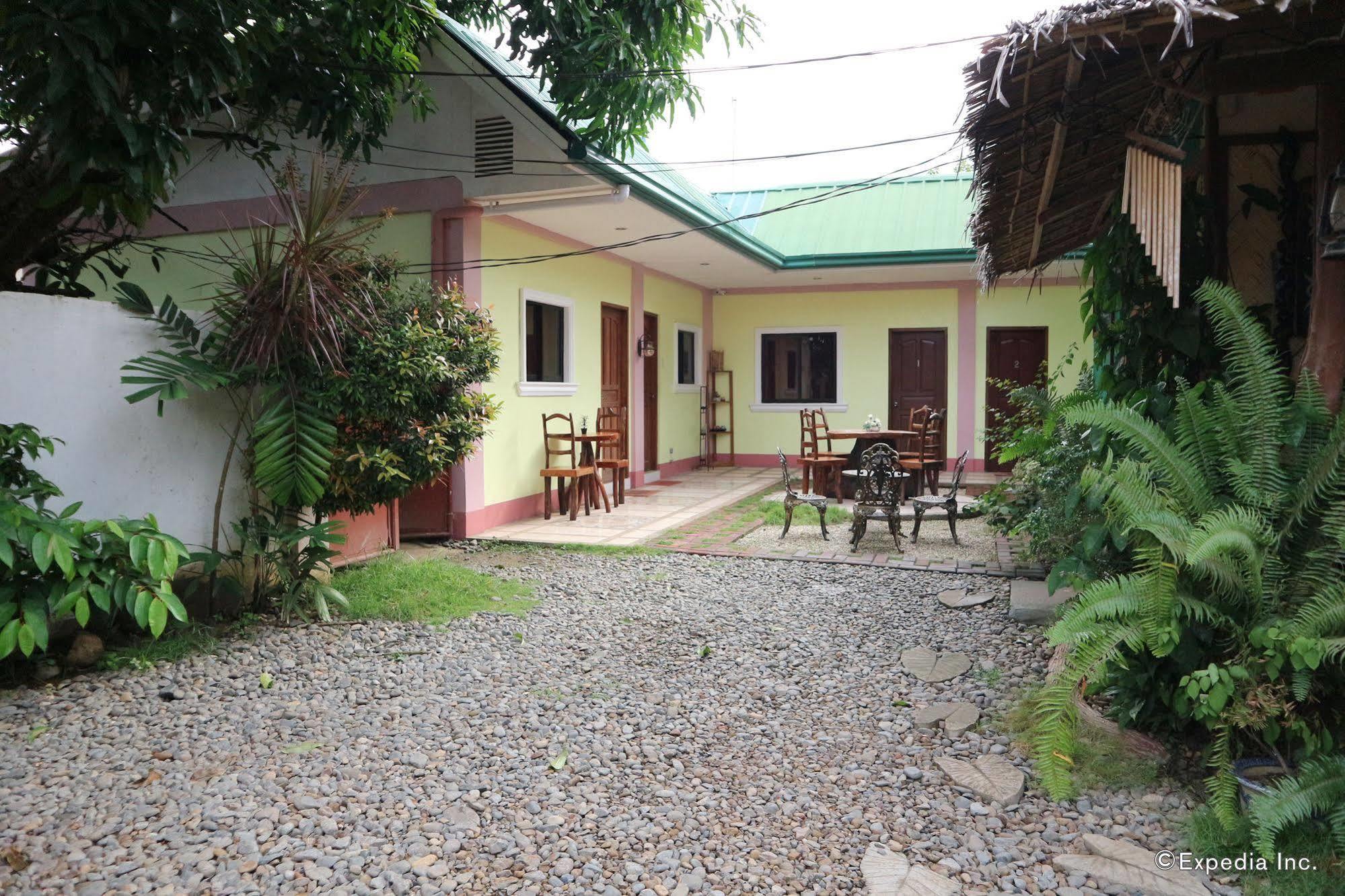 Tia Mers Guest House Puerto Princesa Екстер'єр фото