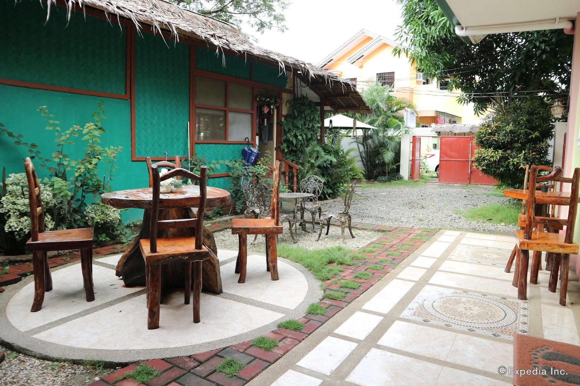 Tia Mers Guest House Puerto Princesa Екстер'єр фото