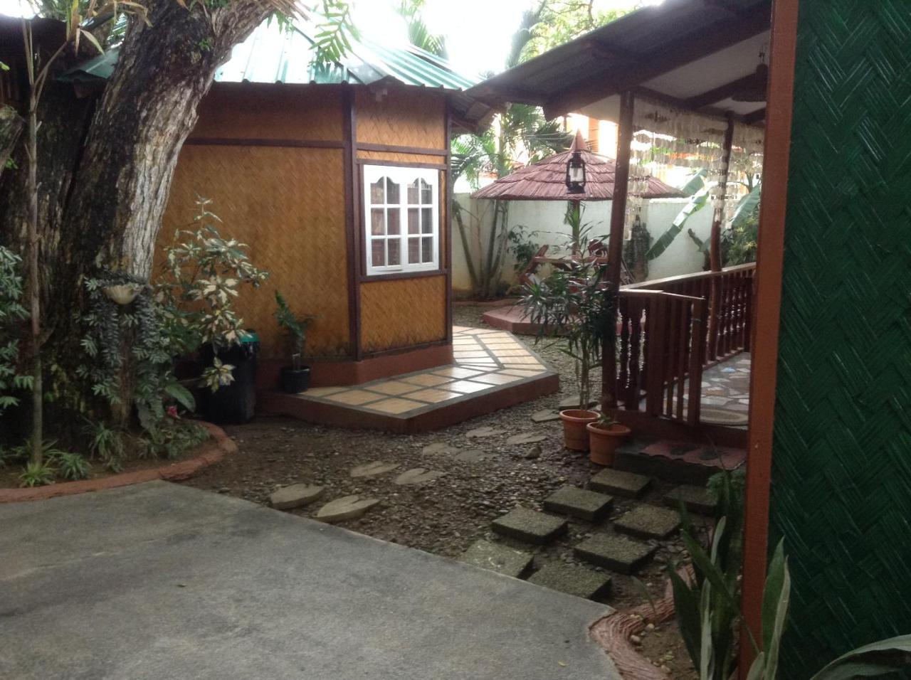 Tia Mers Guest House Puerto Princesa Екстер'єр фото