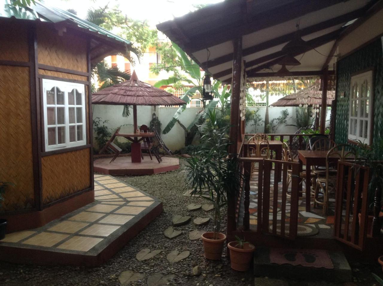 Tia Mers Guest House Puerto Princesa Екстер'єр фото