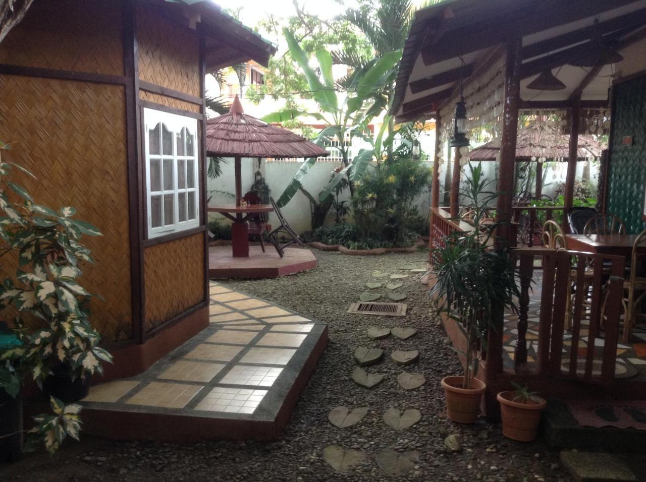 Tia Mers Guest House Puerto Princesa Екстер'єр фото